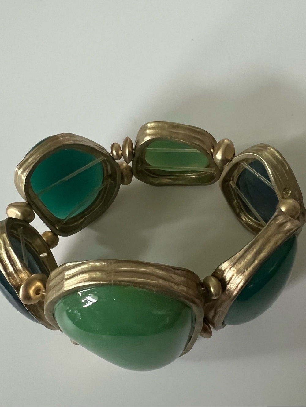 Chico's Chunky Green Faux Agate Stretch Bracelet | Gold Tone Bezel | Statement